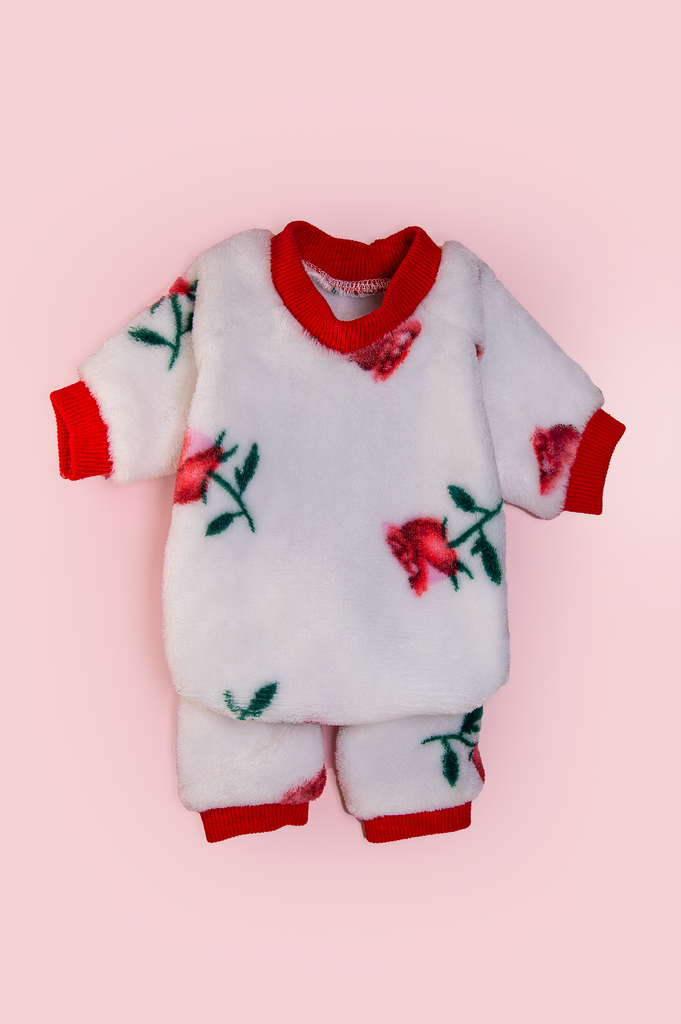 Rosa Pajamas in a pink background
